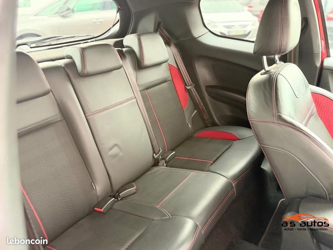 Peugeot 208 1.6 THP 200 GTI / GPS / CUIR / SPORT / (image 13)