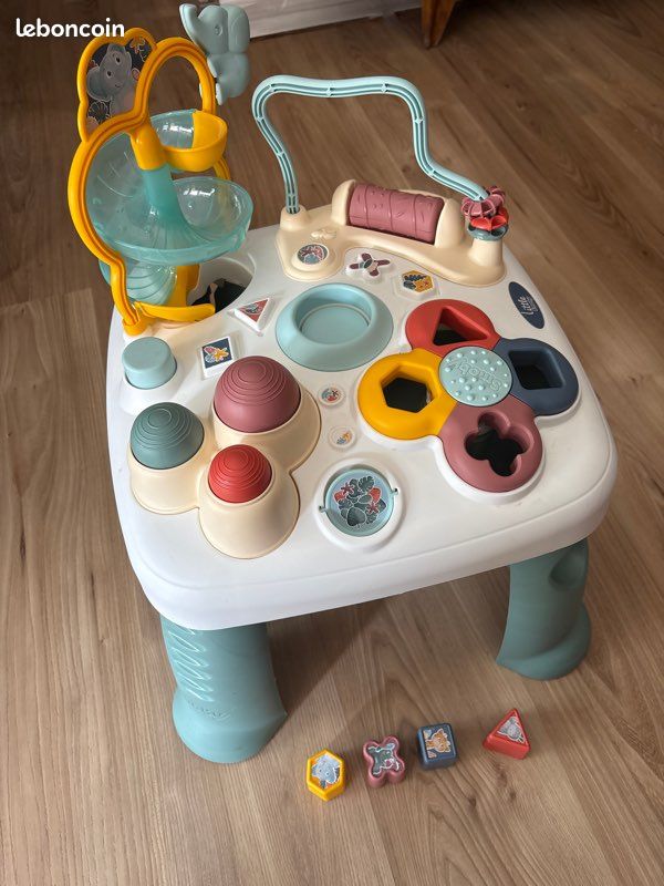 Table d'éveil jeu Smoby enfant (image 1)