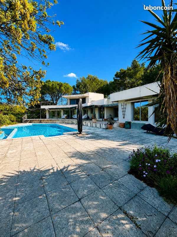 Maison 6 pièces 215 m² · à Nîmes · 215 m² · 735 000 €