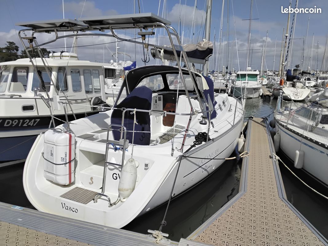 Bénéteau Oceanis 323 — View photo 1
