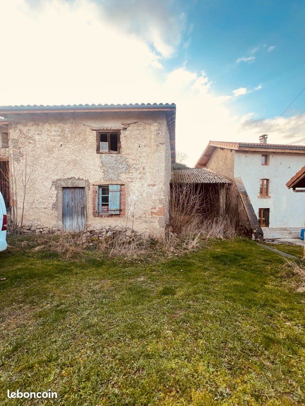 Parking 1 pièce 49 m² · à Saint-Jean-la-Vêtre · 49 m² · 19 500 €