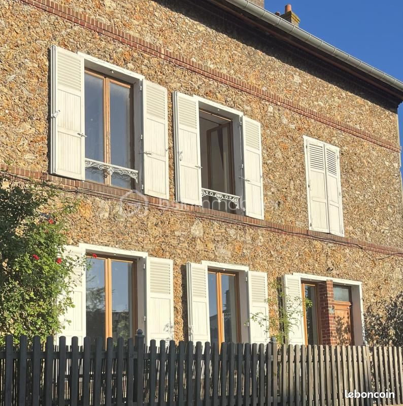 Maison 6 pièces 159 m² · à Chars · 159 m² · 374 900 €