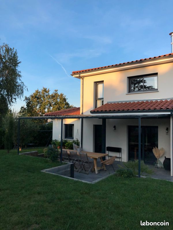 Maison 5 pièces 117 m² · à La Tour-de-Salvagny · 117 m² · 690 000 €