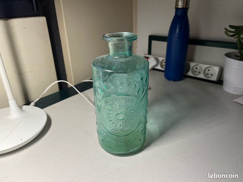 Vase en verre bleu (image 2)
