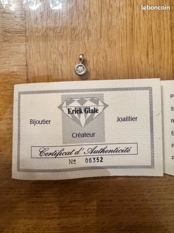 Pendentif Vintage Feuille Plaqué Or Avec Cristal - Déco Solitaire Diamant - Occasion état Impeccable