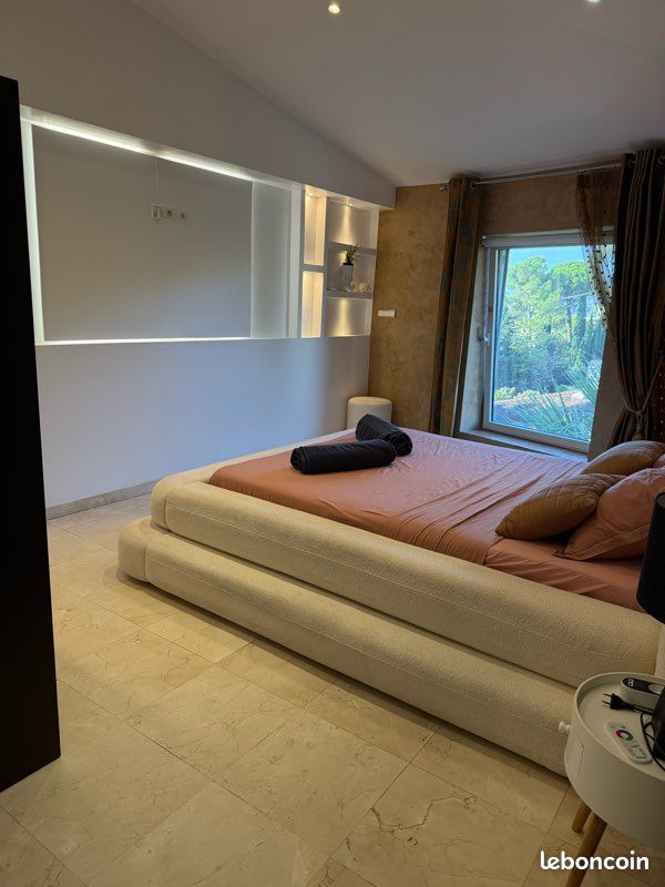 Appartement 2 pièces 70 m² · à La Ciotat · 70 m² · 1 200 €/mois