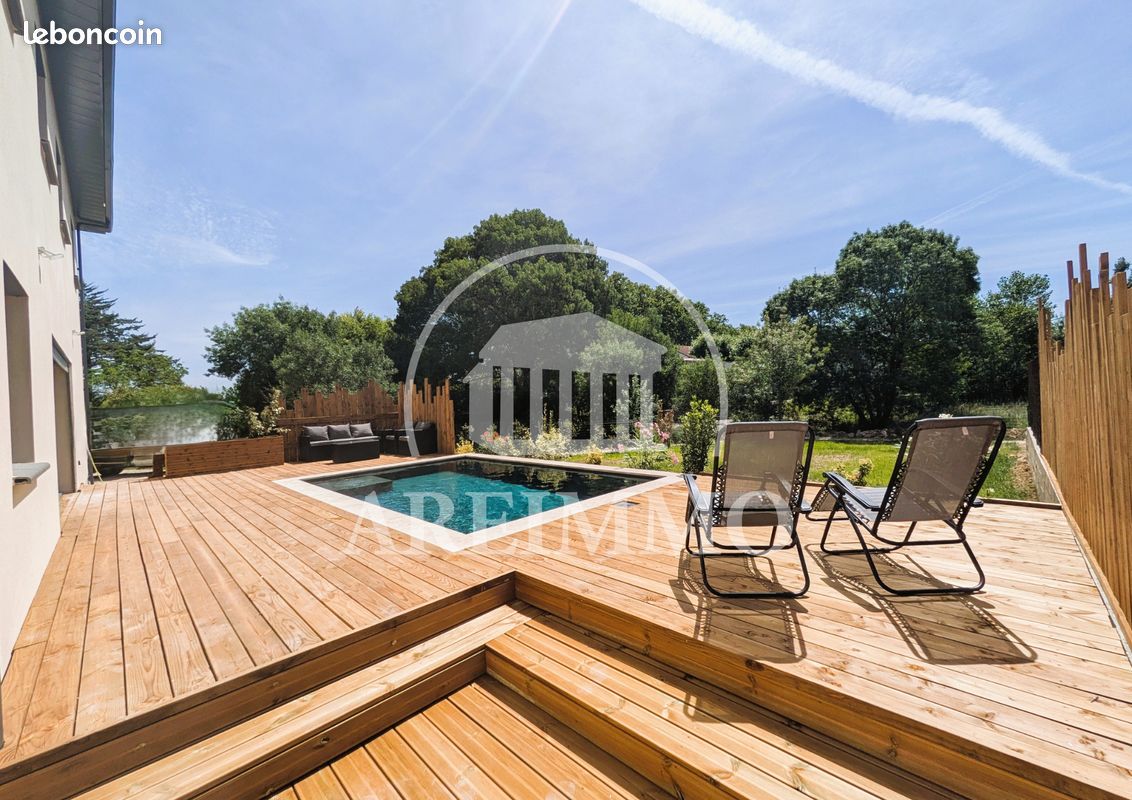 Maison 6 pièces 143 m² · à Saint-Martin-de-Londres · 143 m² · 549 000 €