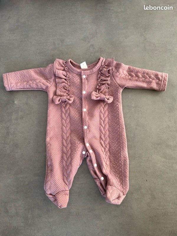 Tenue bébé fille neuves (image 3)