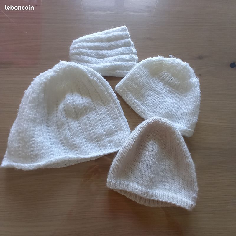 Bonnets en laine (image 1)