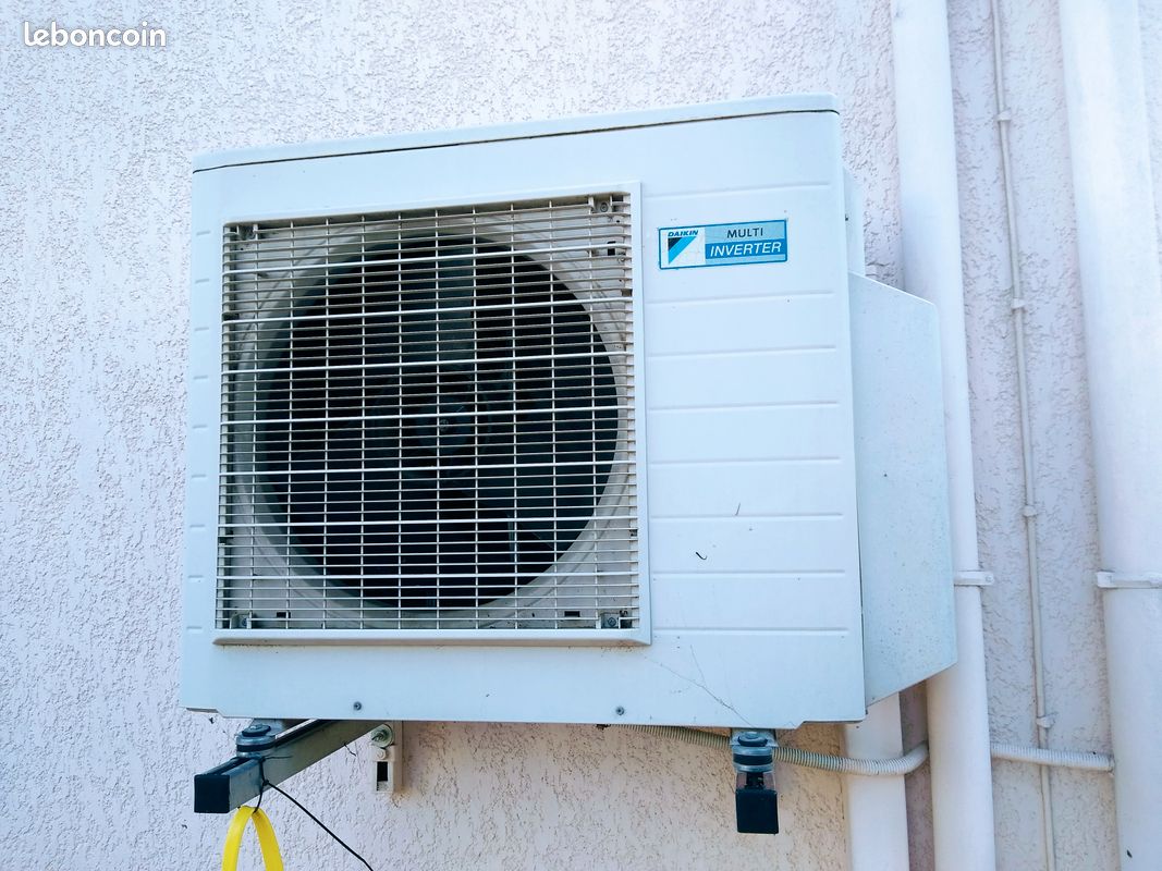 Vente d'un système de climatisation, de chauffage et de refroidissement Daikin d'occasion (image 1)
