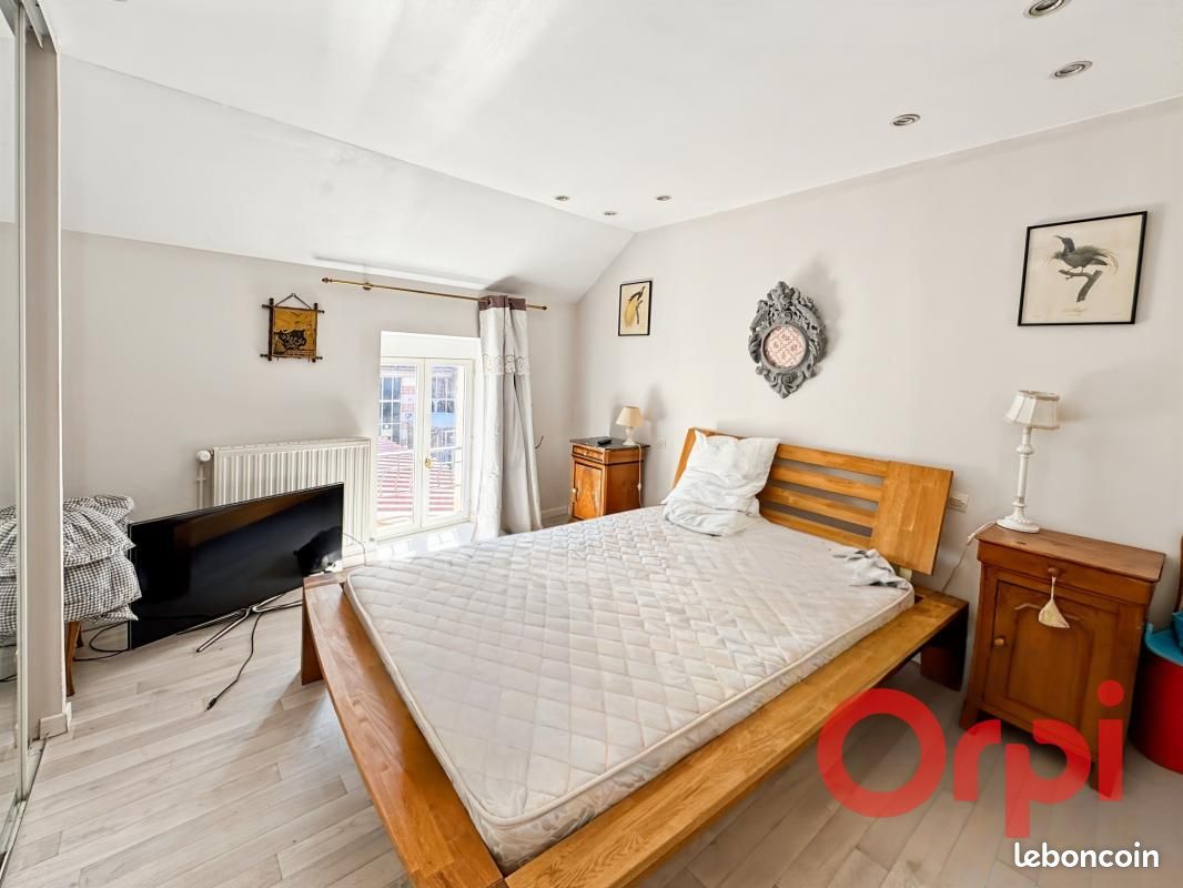 Immeuble 9 pièces 274 m² (image 11)