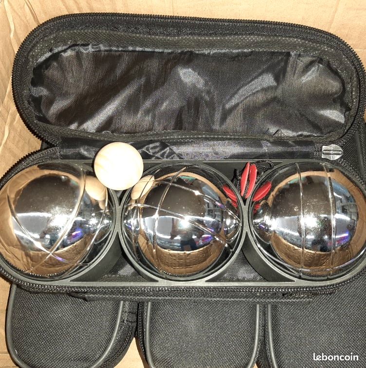 Lot De 8 Boules De Pétanque Métal 73mm - 4 Dorées, 4 Argentées, Occasion Avec Un Peu De Rouille