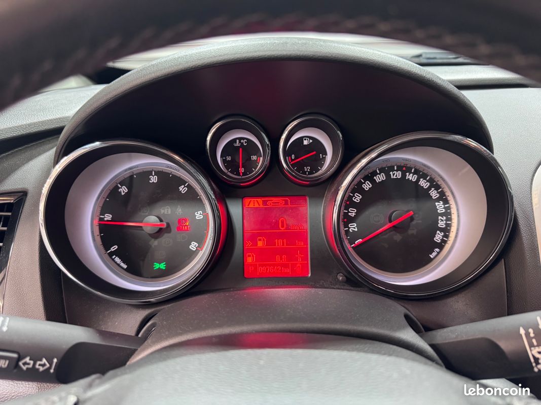 Opel astra gtc 2.0 cdti 165ch bva (image 26)