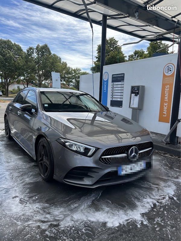 Mercedes-Benz Classe A 180d - Pack AMG - Toit panoramique - Pack LED - Boîte automatique (image 2)