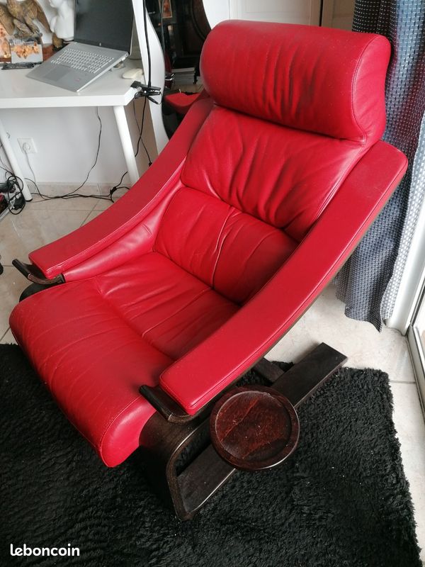 Fauteuils rouges par Frantisek Jirak Tatra Nabytok Pravenec - Design