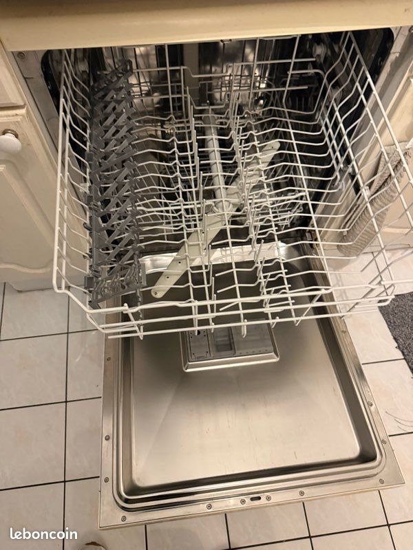 Je vends un lave-vaisselle (image 4)