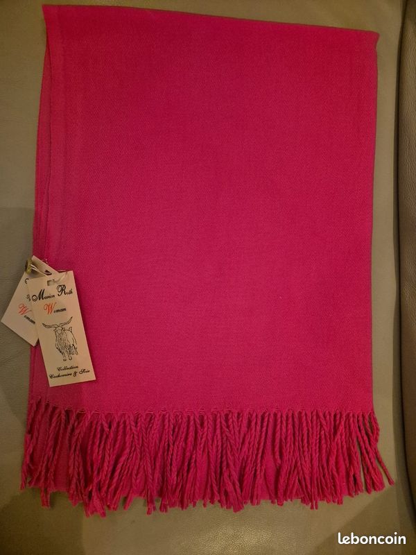 Étole Très Douce En Laine Et Soie - Coloris Rose Fuchsia, Neuve Avec étiquettes (LS23)