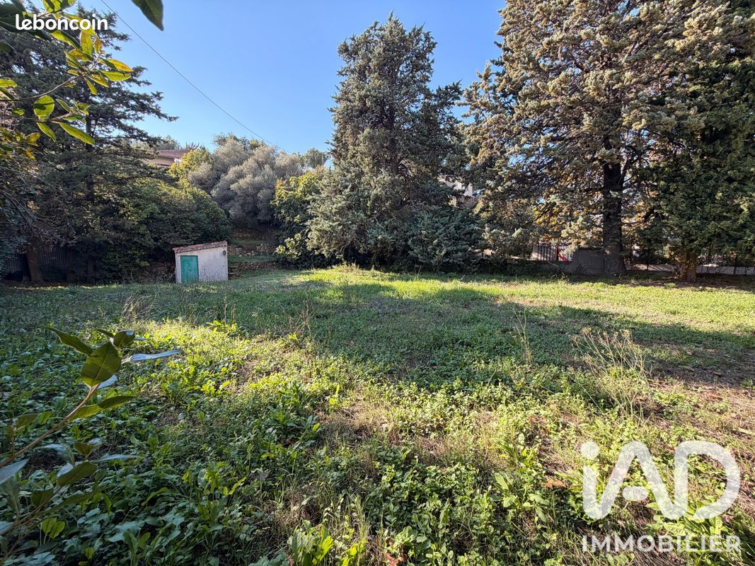 Terrain 830 m² · à Marseille · 830 m² · 289 000 €