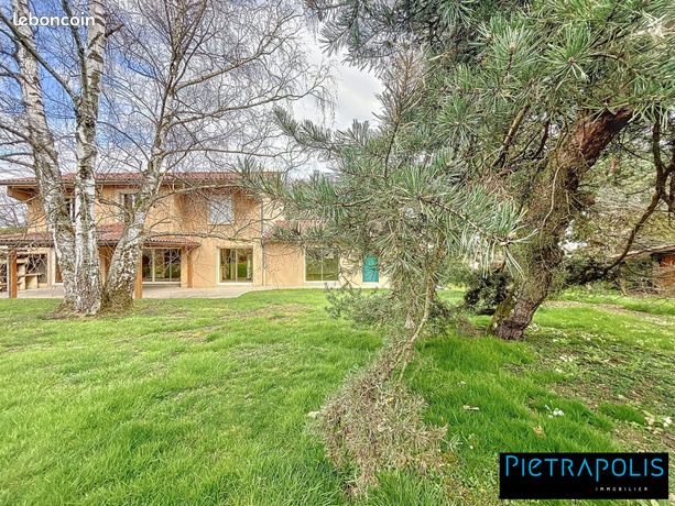 Maison 8 pièces 198 m²