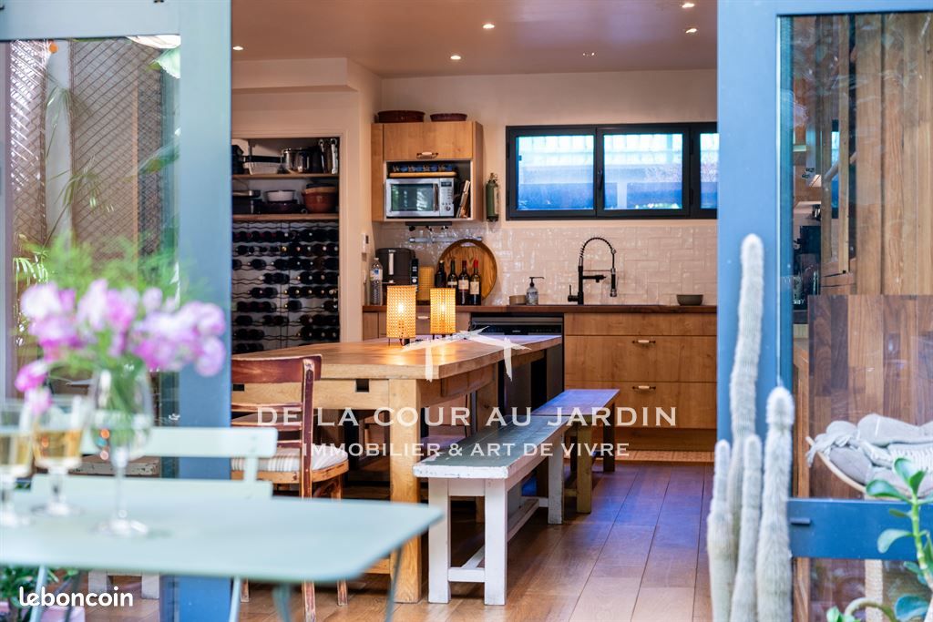 Maison 7 pièces 218 m² · aux Lilas · 218 m² · 1 390 000 €