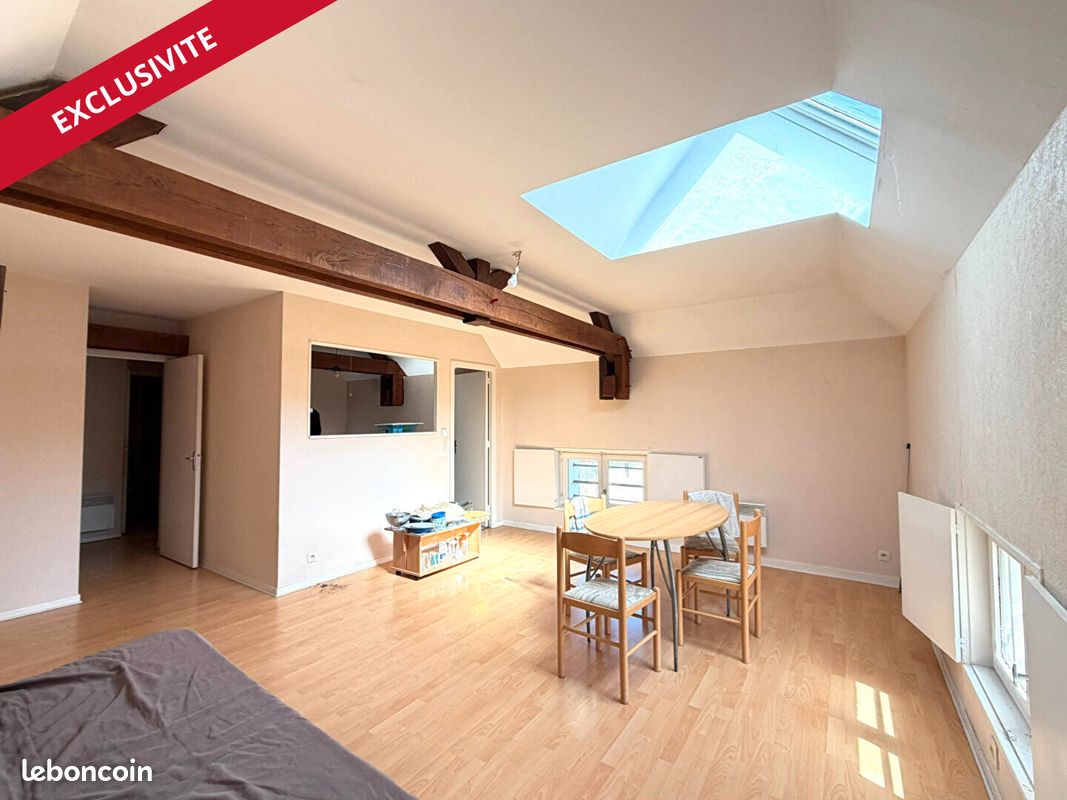 Appartement 6 pièces 133 m² · au Vigeant · 133 m² · 87 000 €