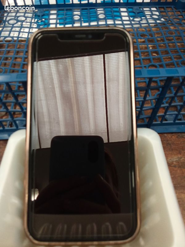 IPhone 11 64gb Noir (image 1)