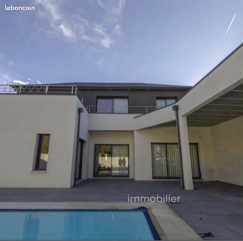 Maison 8 pièces 220 m² · à Joué-lès-Tours · 220 m² · 690 000 €
