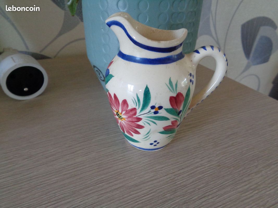 Pot a lait HB faience de quimper signer (image 1)