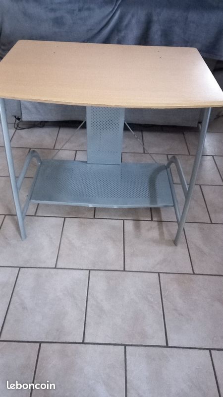 Bureau (image 1)