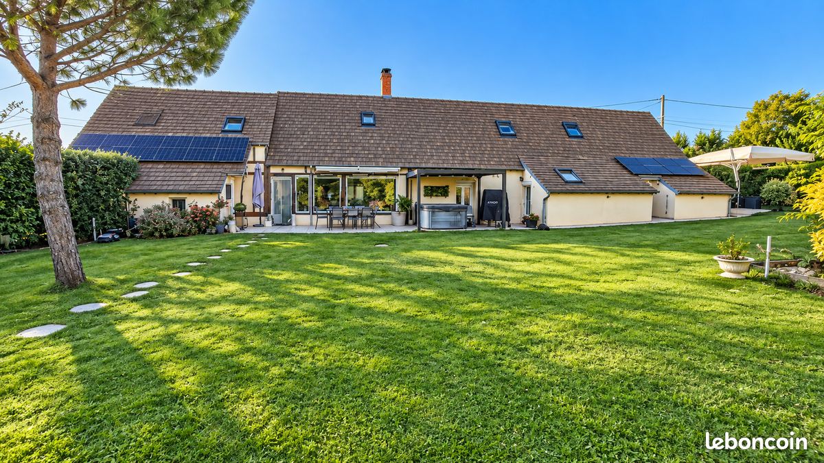 Maison 8 pièces 185 m² · à Ladon · 185 m² · 429 000 €