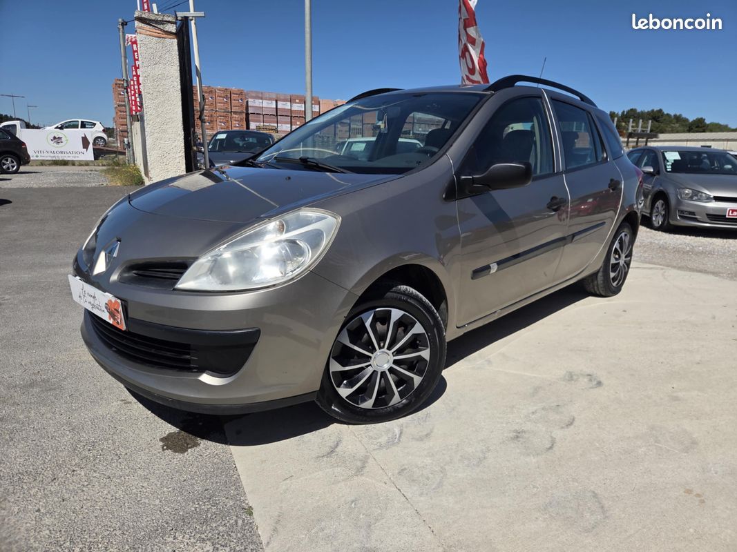 À VENDRE : Renault Clio Estate Expression –Embrayage neuf- Économique et pratique (image 1)
