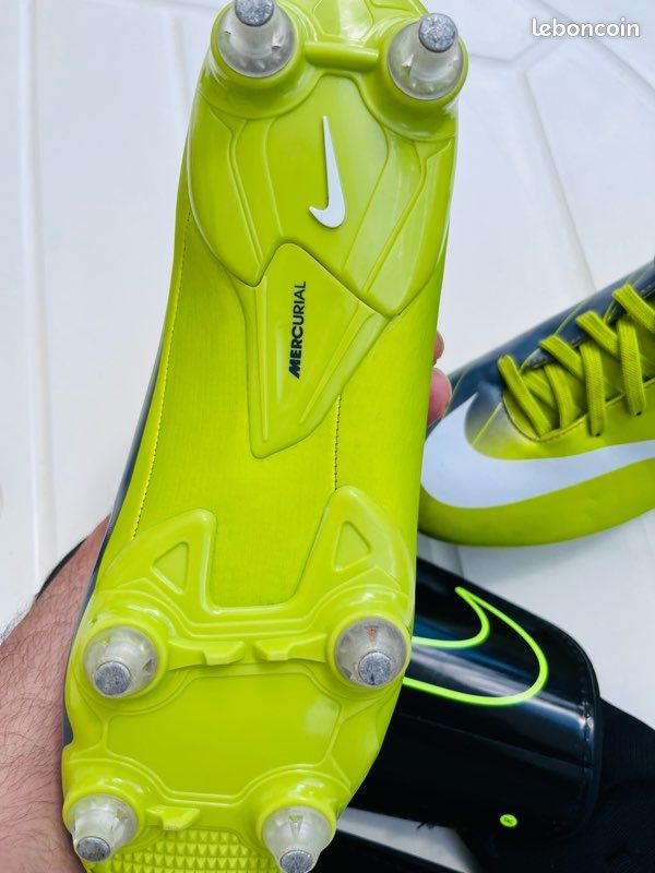 Crampon nike mercurial avec les protégées (image 4)