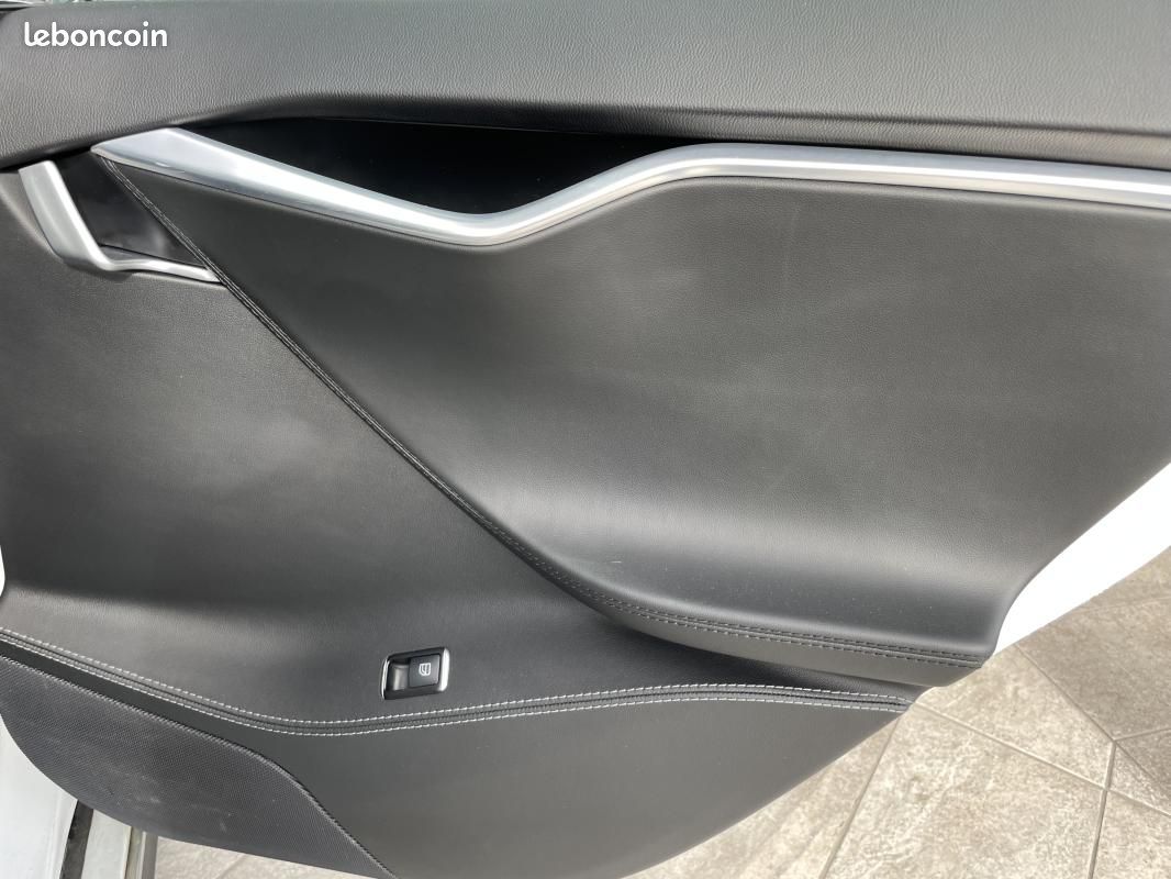 Tesla Model S 85 (image 16)