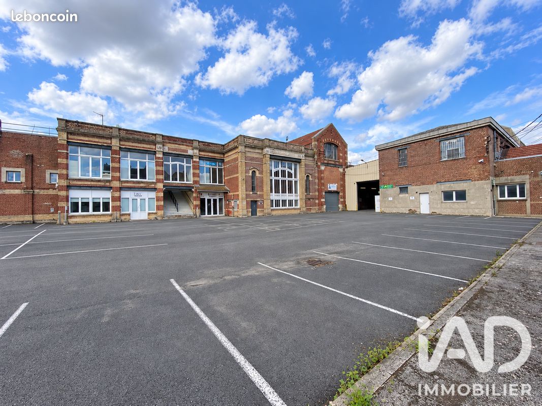Immeuble 15240 m² · à Saint-Quentin · 15 240 m² · 3 680 000 €