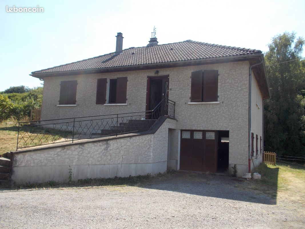 Maison individuelle avec jardin clôturé - Le Lonzac 19470 (image principale 0)