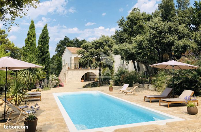 Propriété 8 pièces 230 m²