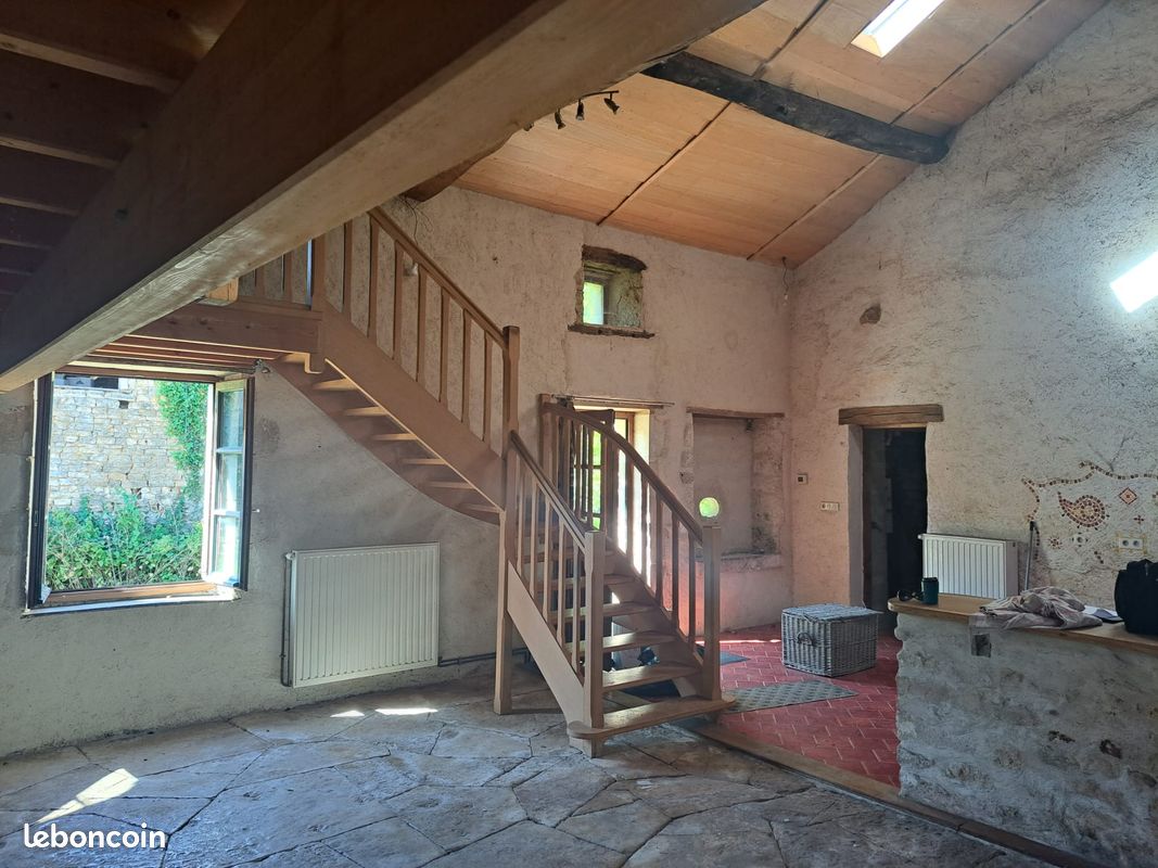Maison 6 pièces 195 m² · à Saint-Vincent-la-Châtre · 195 m² · 135 000 €
