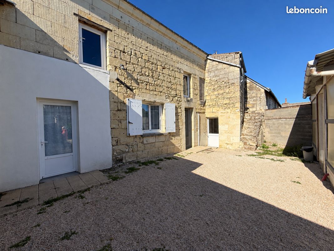 Maison 2 pièces 73 m² · à Bellevigne-les-Châteaux · 73 m² · 126 000 €