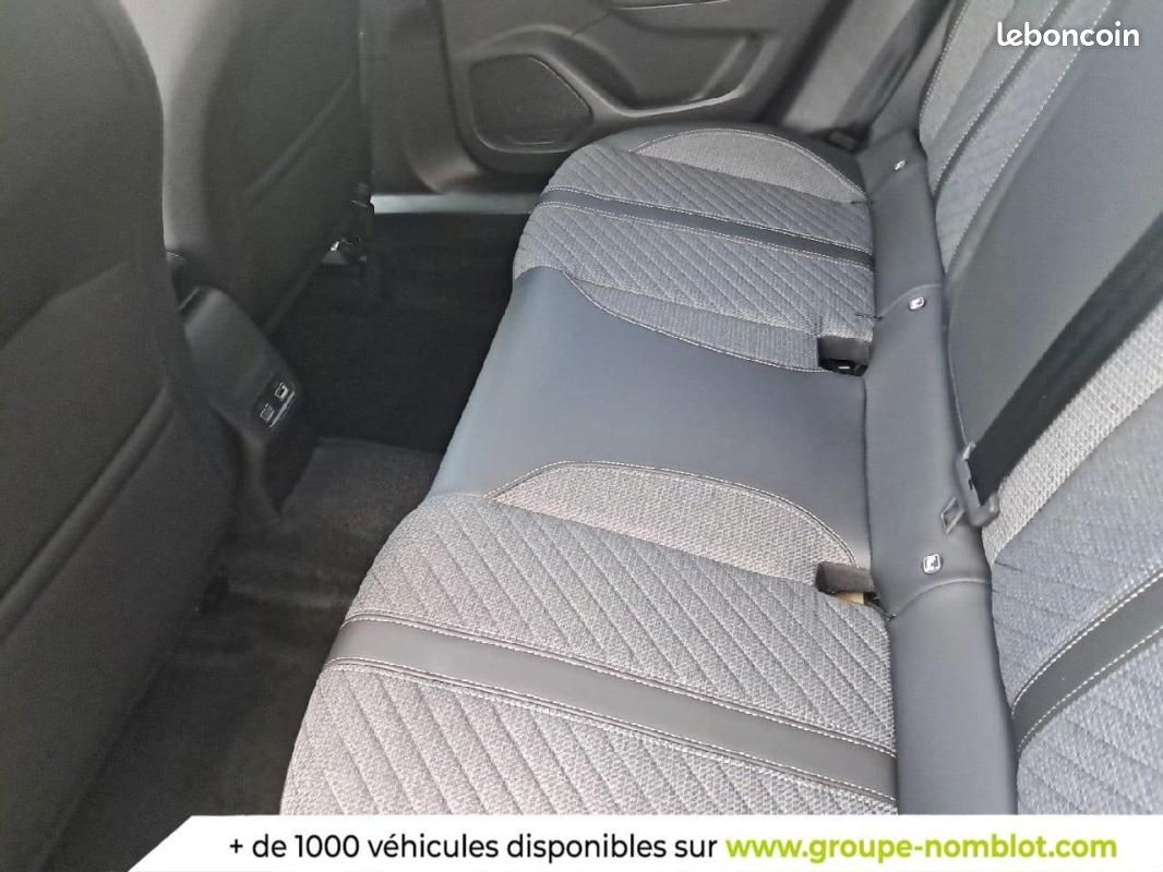 Peugeot 2008 Hybrid 145 e-DCS6 Allure (image 12)