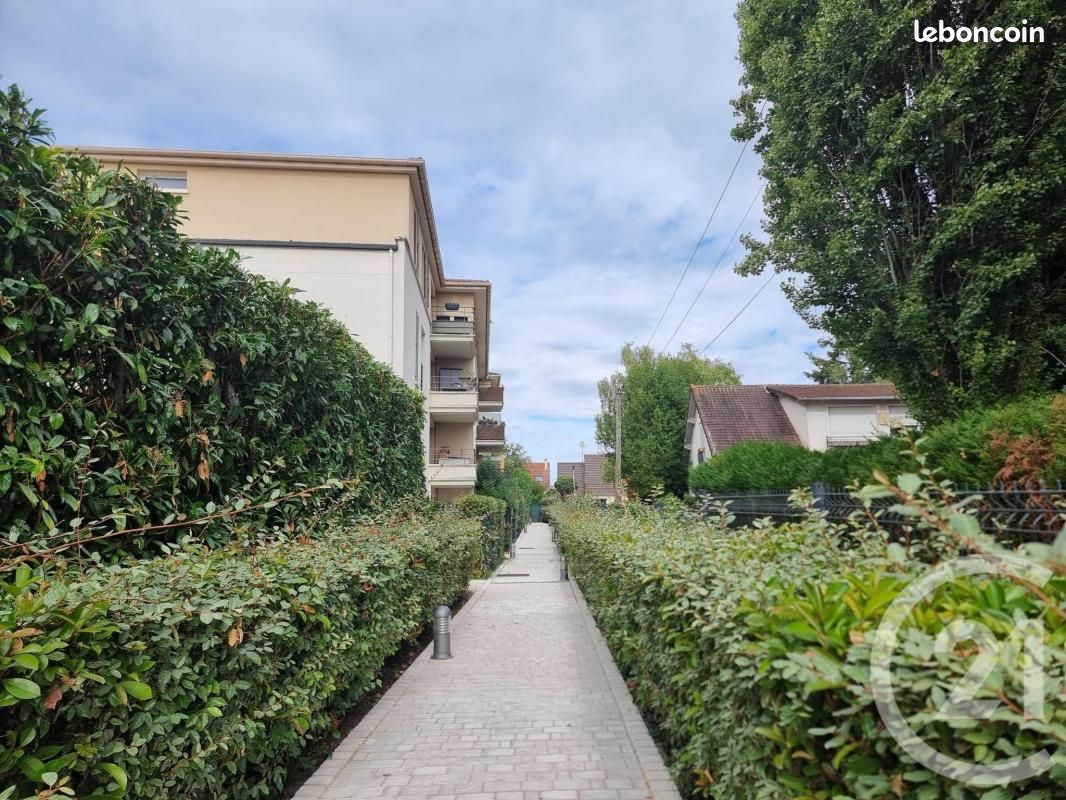 Appartement a louer brie-comte-robert - 3 pièce(s) - 63 m2 - Surfyn