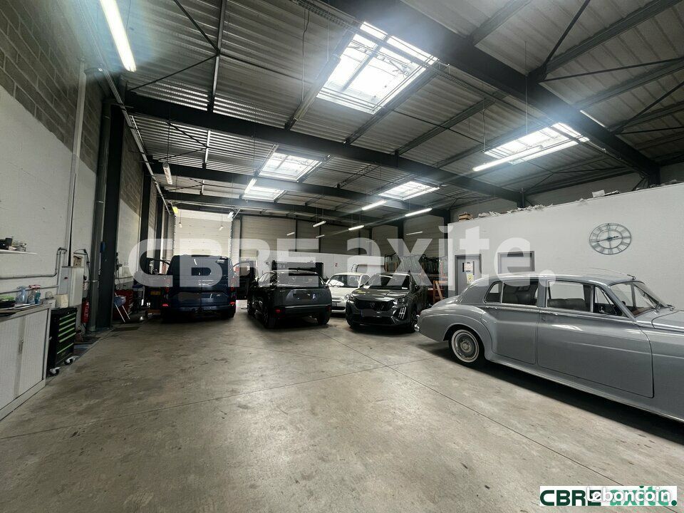 LOCAL D'ACTIVITE 565 m² BOURGOIN-JALLIEU (image 2)