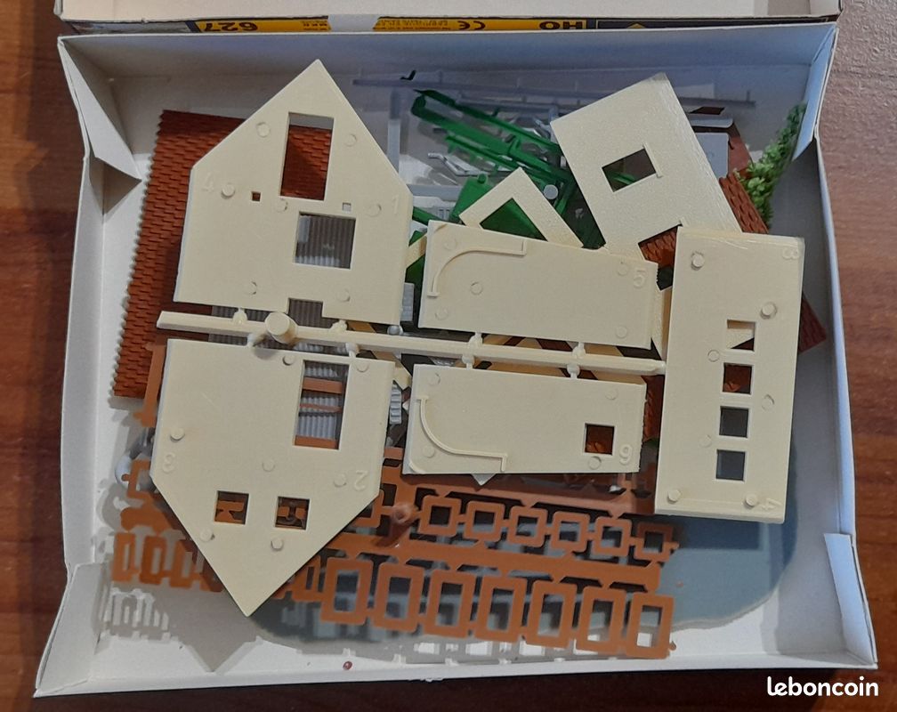 HO Village de France n°17 Maquette du garage 2eme partie neuf
