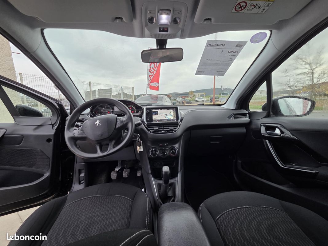 À VENDRE : Peugeot 208 – Citadine économique et fiable (image 3)