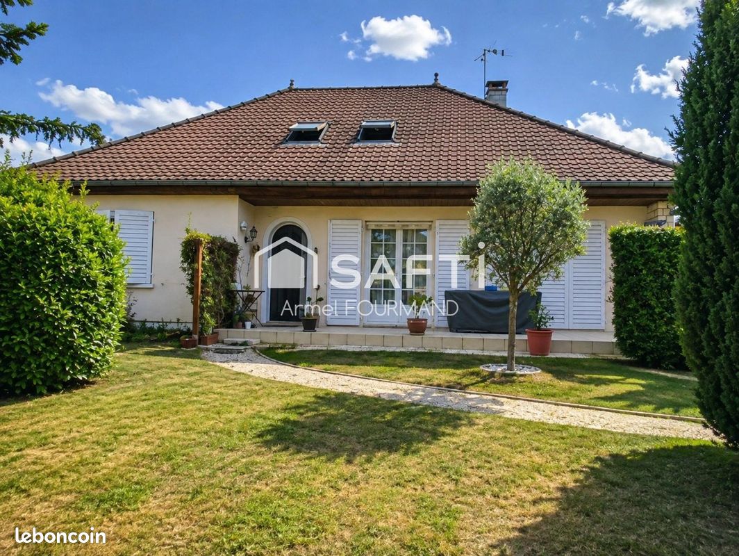 Maison 5 pièces 121 m² · à Aiffres · 121 m² · 228 550 €