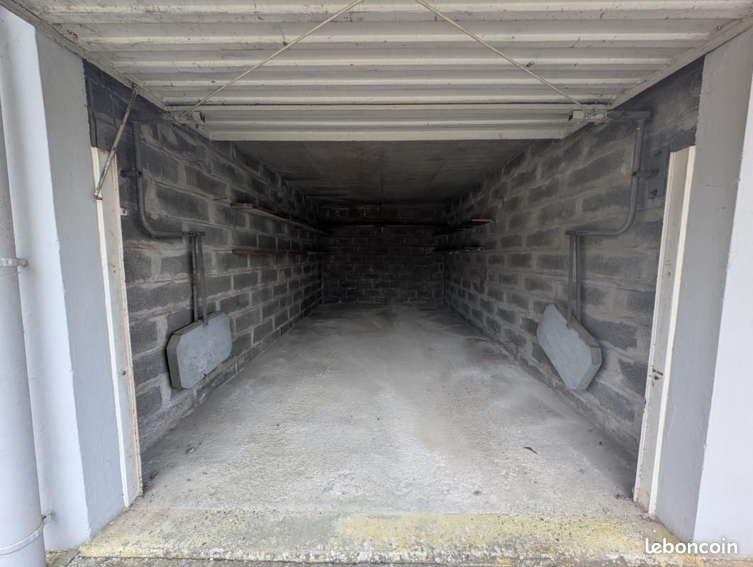 Parking 16 m² · à Mérignac · 16 m² · 100 €/mois