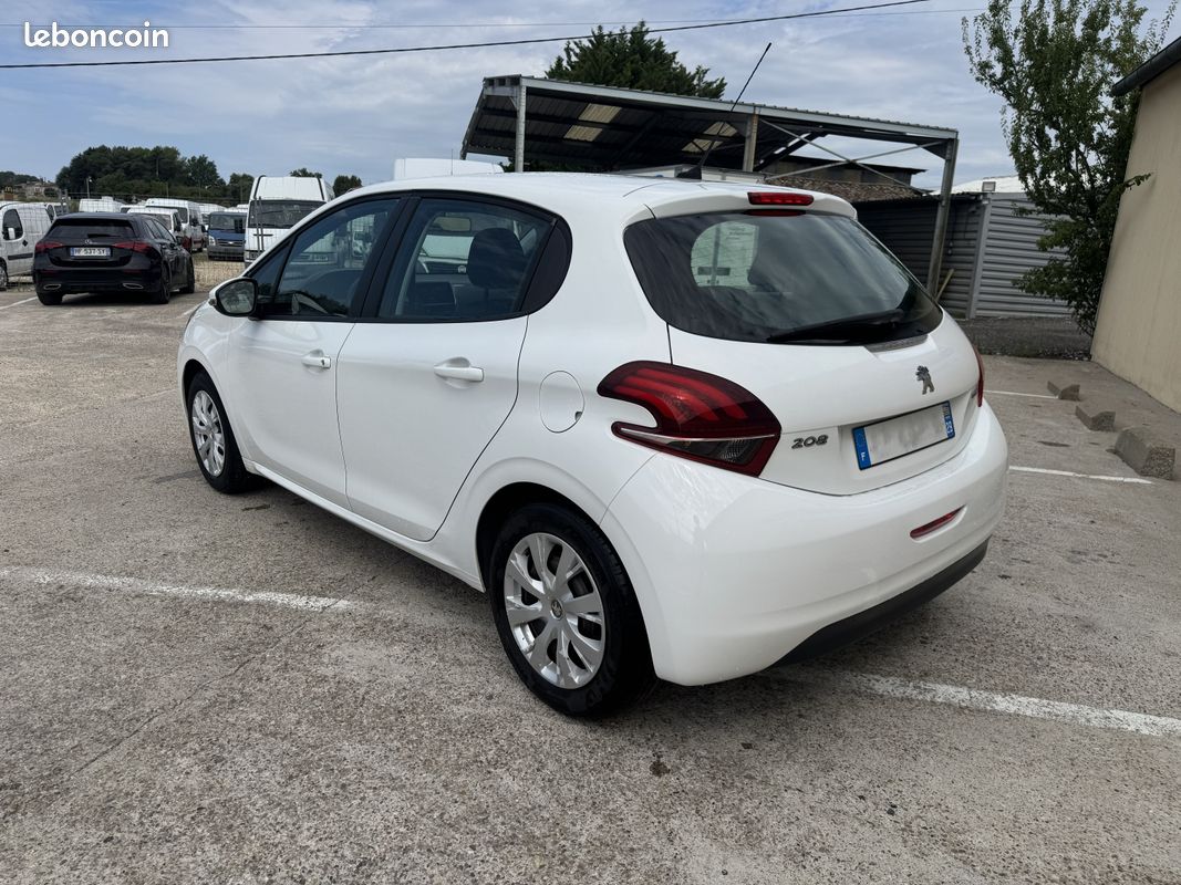 PEUGEOT 208 1.0i 68ch (image 4)