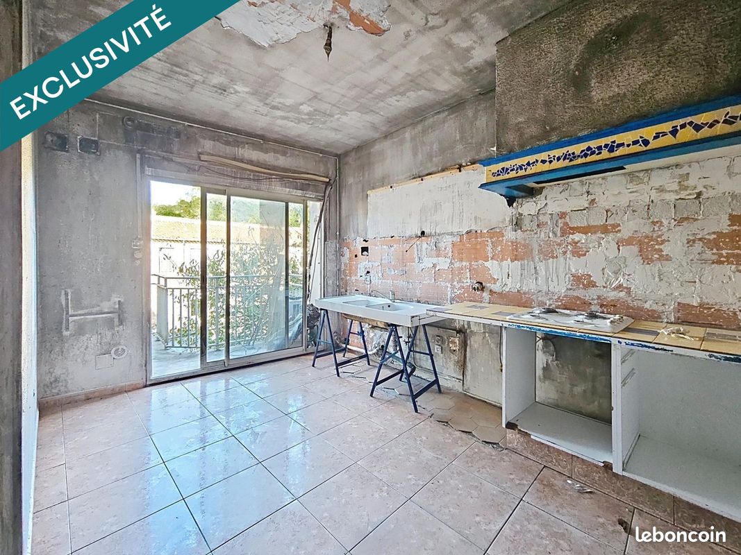 Appartement 6 pièces 164 m² · à Bédarieux · 164 m² · 61 000 €