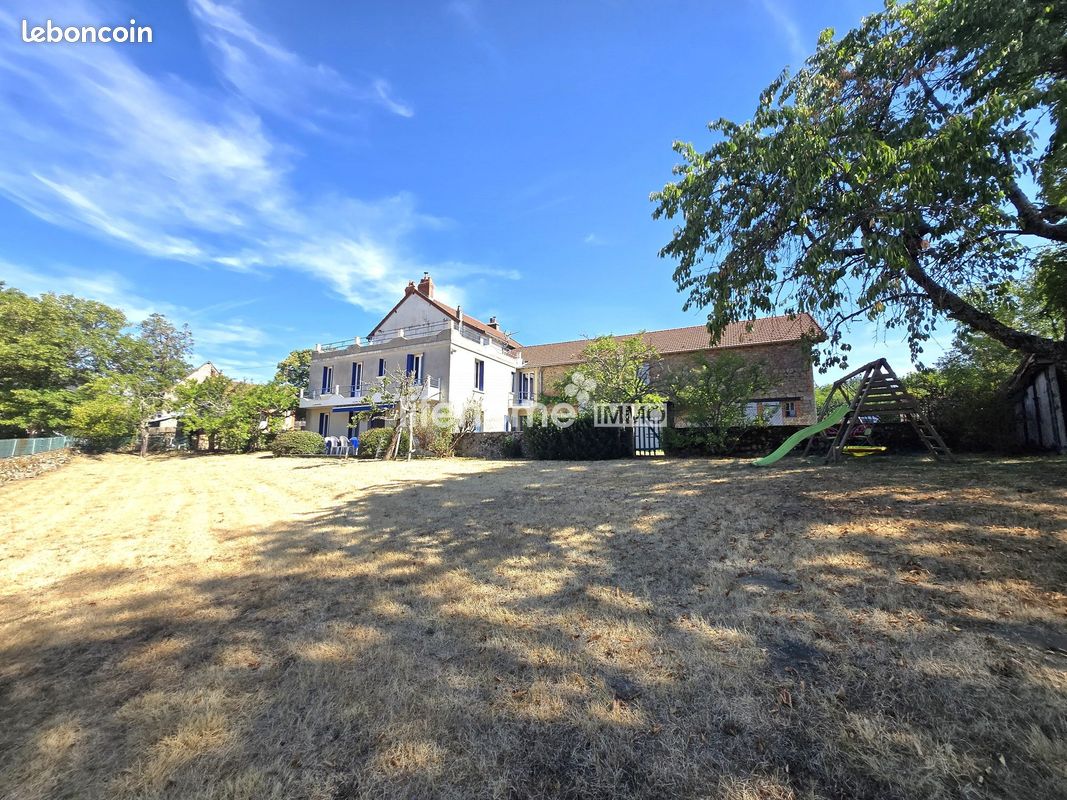 Maison 5 pièces 112 m² · à Champagnat · 112 m² · 163 000 €