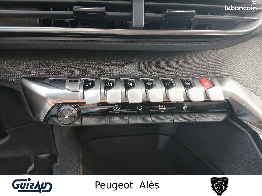 PEUGEOT 3008 Hybrid 225 e-EAT8 Allure Pack (image 20)