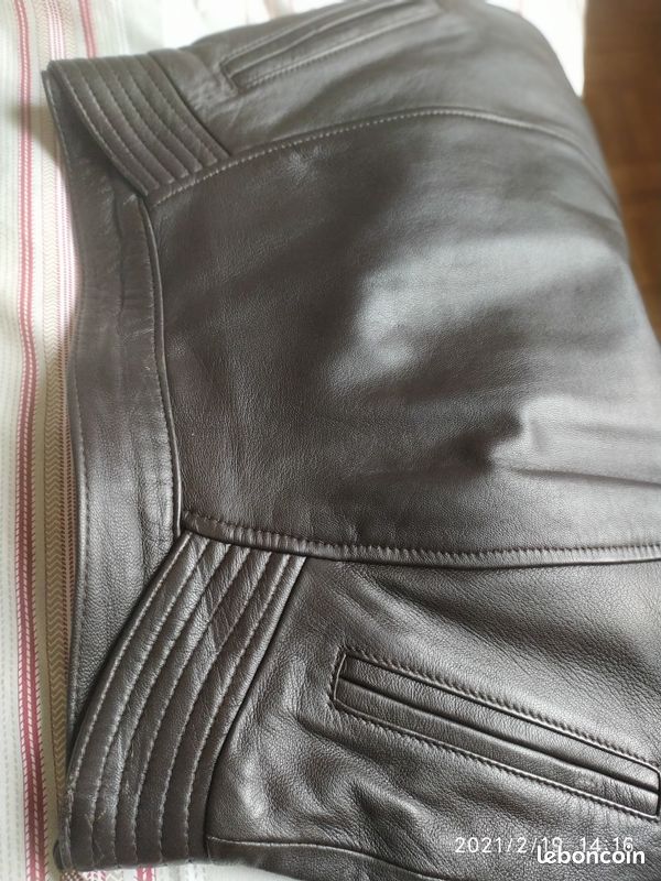 Jupe en cuir marron presque noire taille 40 (image 6)